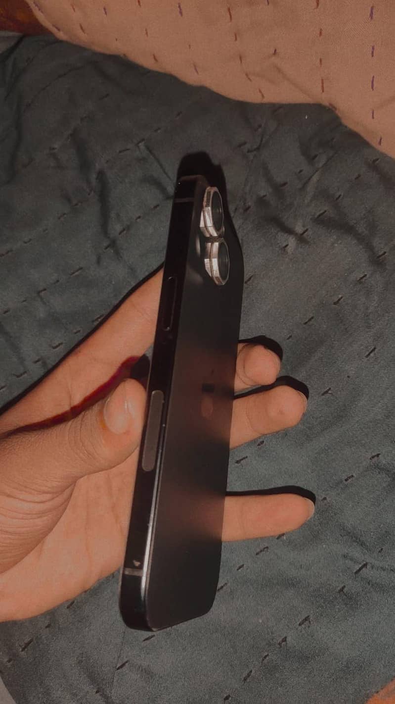 Apple iPhone 15 3