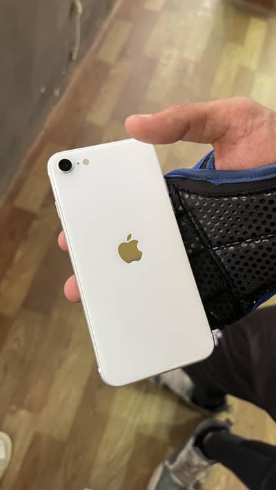 Apple iPhone SE