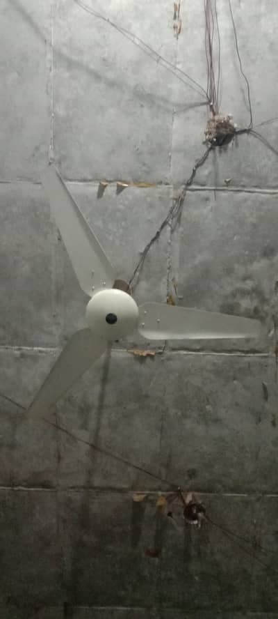 used working 3 blade good condition ceiling fan for rooms