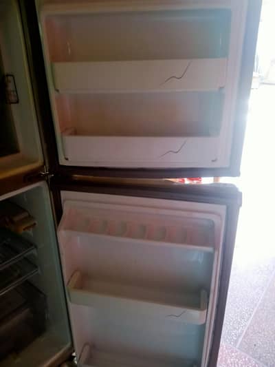 Dawalance medium size Refrigerator