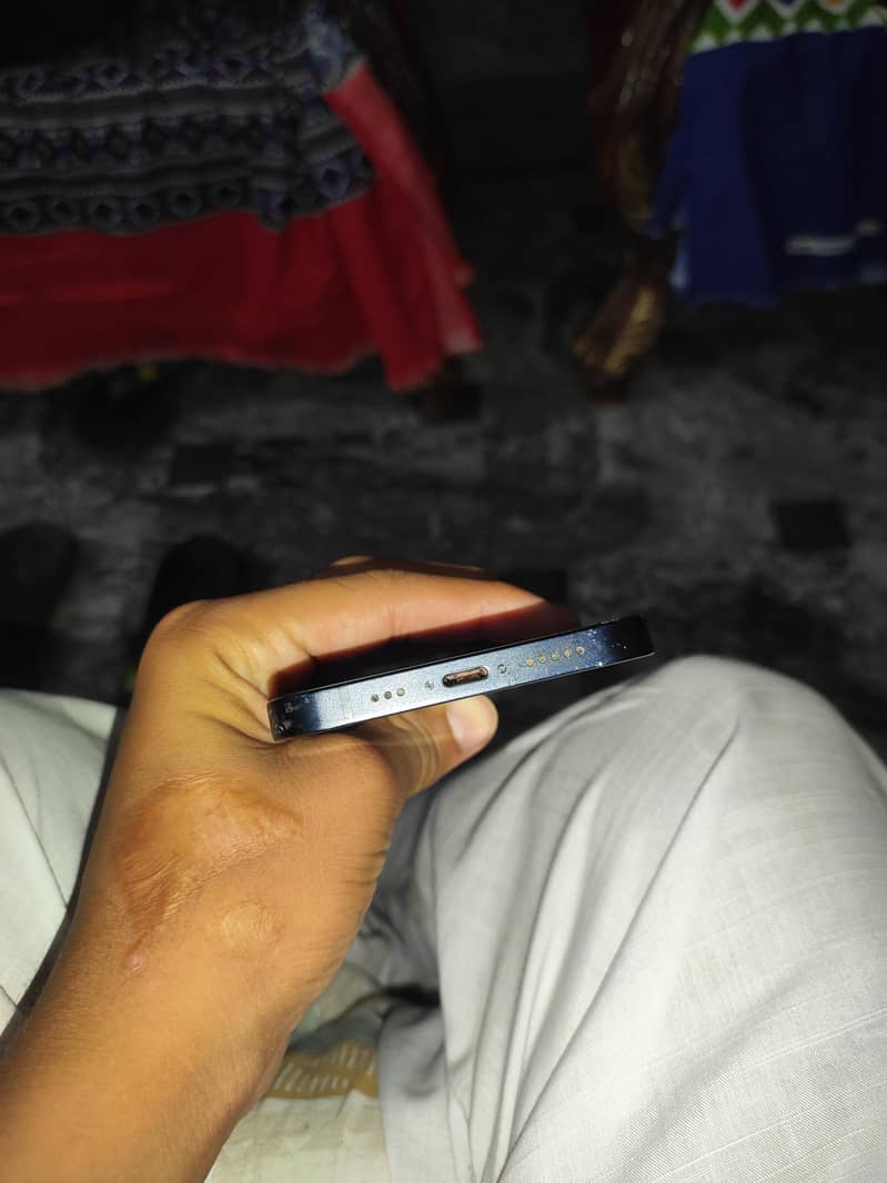 Apple iPhone 12 2