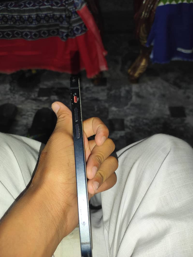 Apple iPhone 12 3