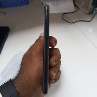 Apple iPhone XR