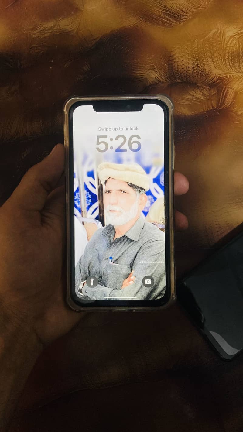 iPhone 11 4