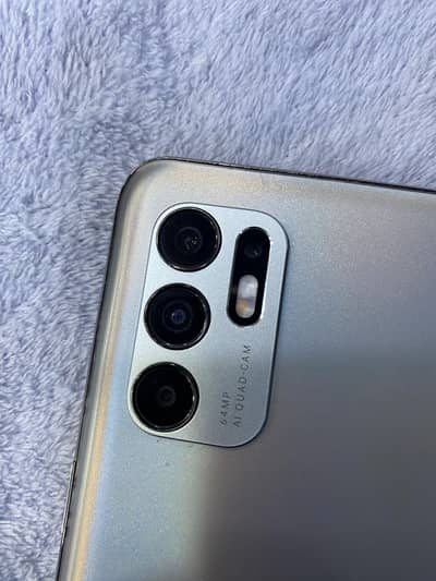 OPPO Reno6