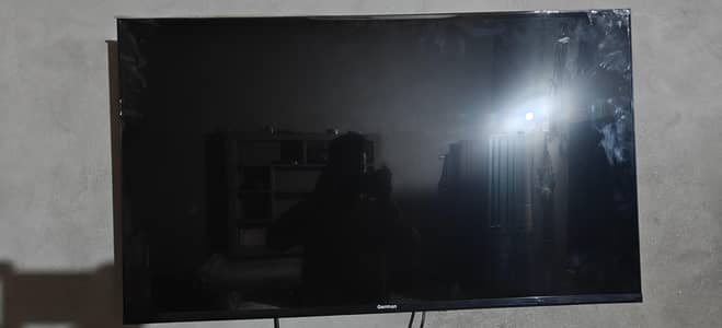 german 43" smart android led 10/10 with box