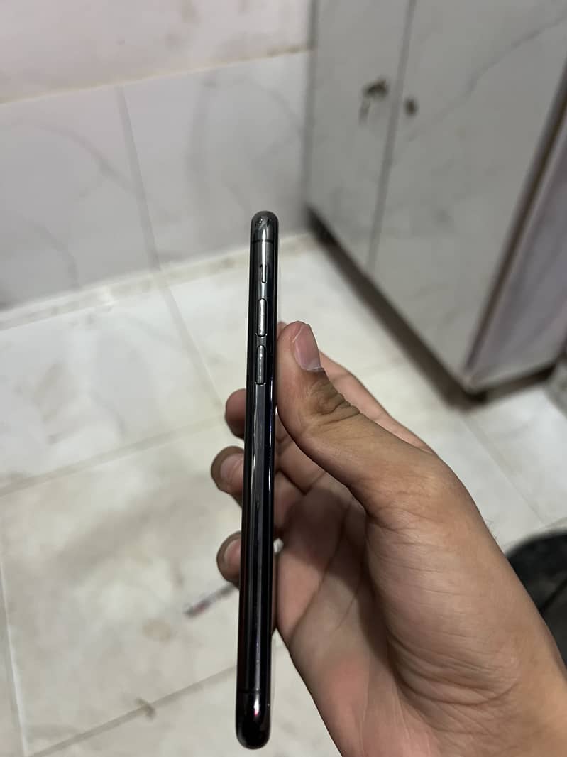 iPhone 11 pro 1