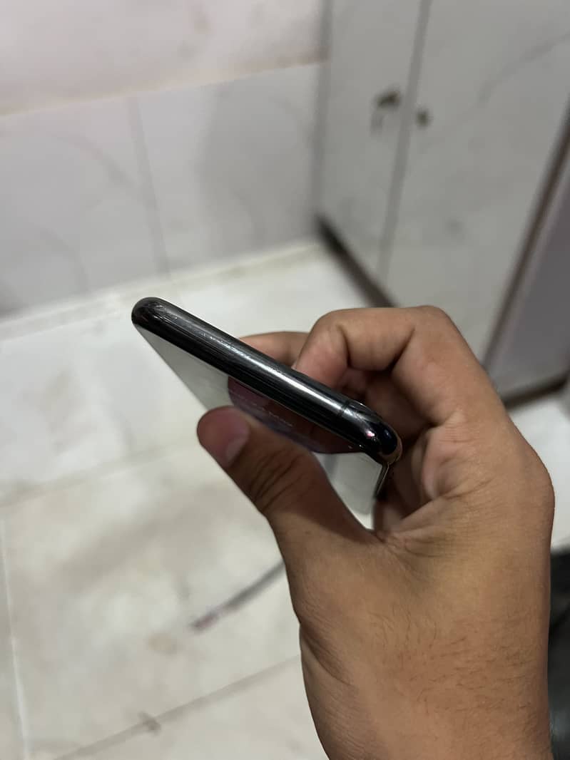 iPhone 11 pro 3