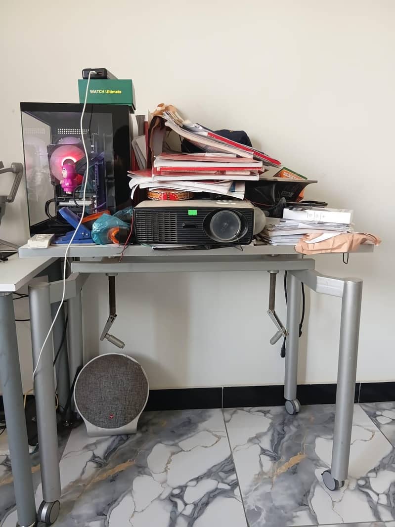 Height Adjustable Table 0