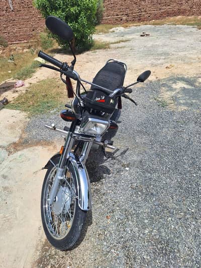 Honda CG 125 Black - 2025- Like new - 3000km