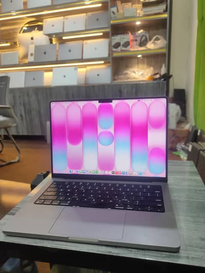 M1 pro 2021 14inch 16gb RAM 1tb SSD