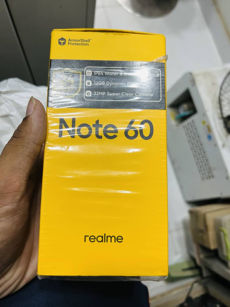 Realme Note 60 4