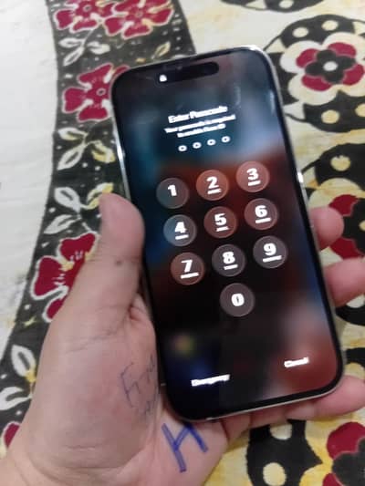 Model iphone [14 pro ] condition 10 by 10