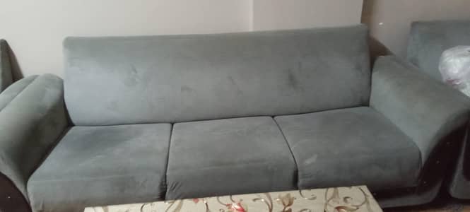 5 seater sofa set+ 1 glass table
