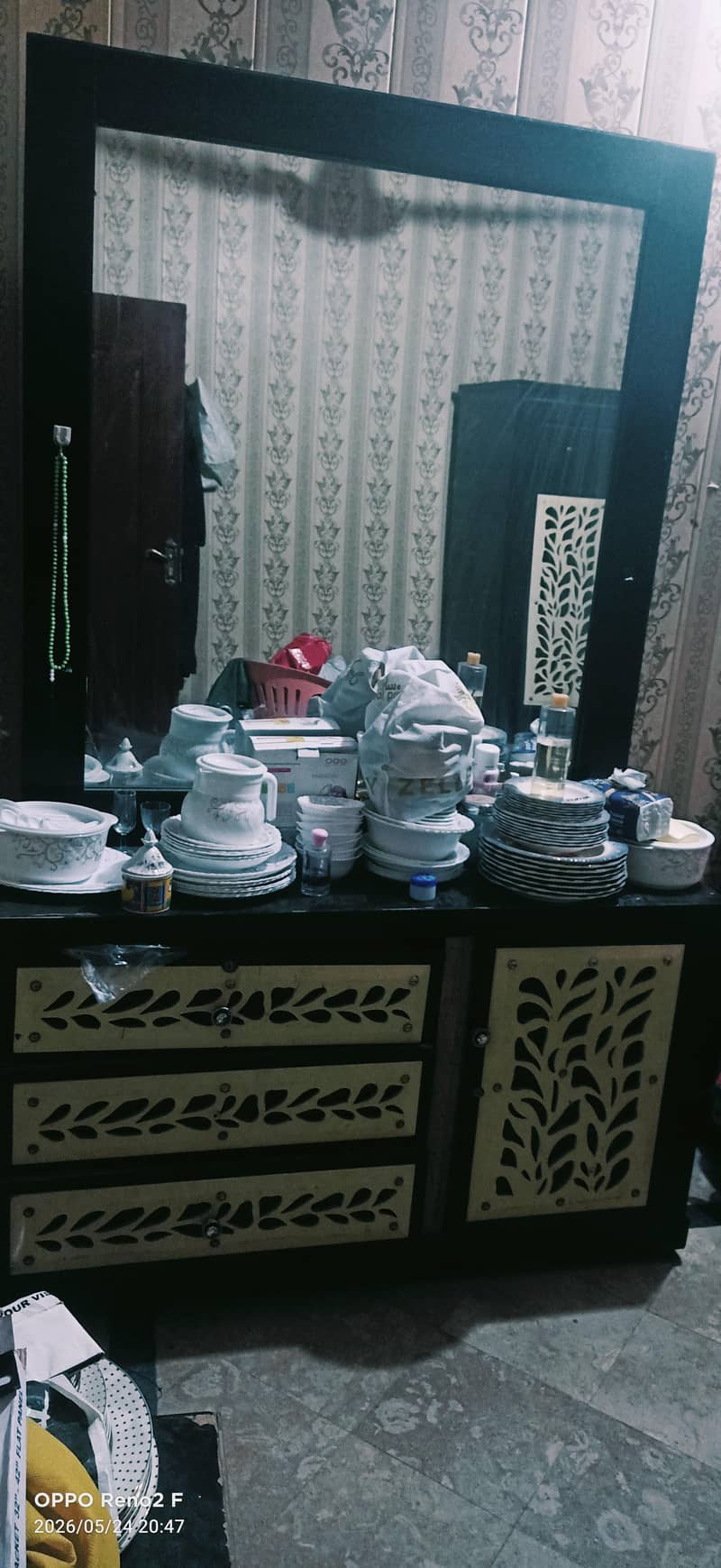 dressing with side table 0