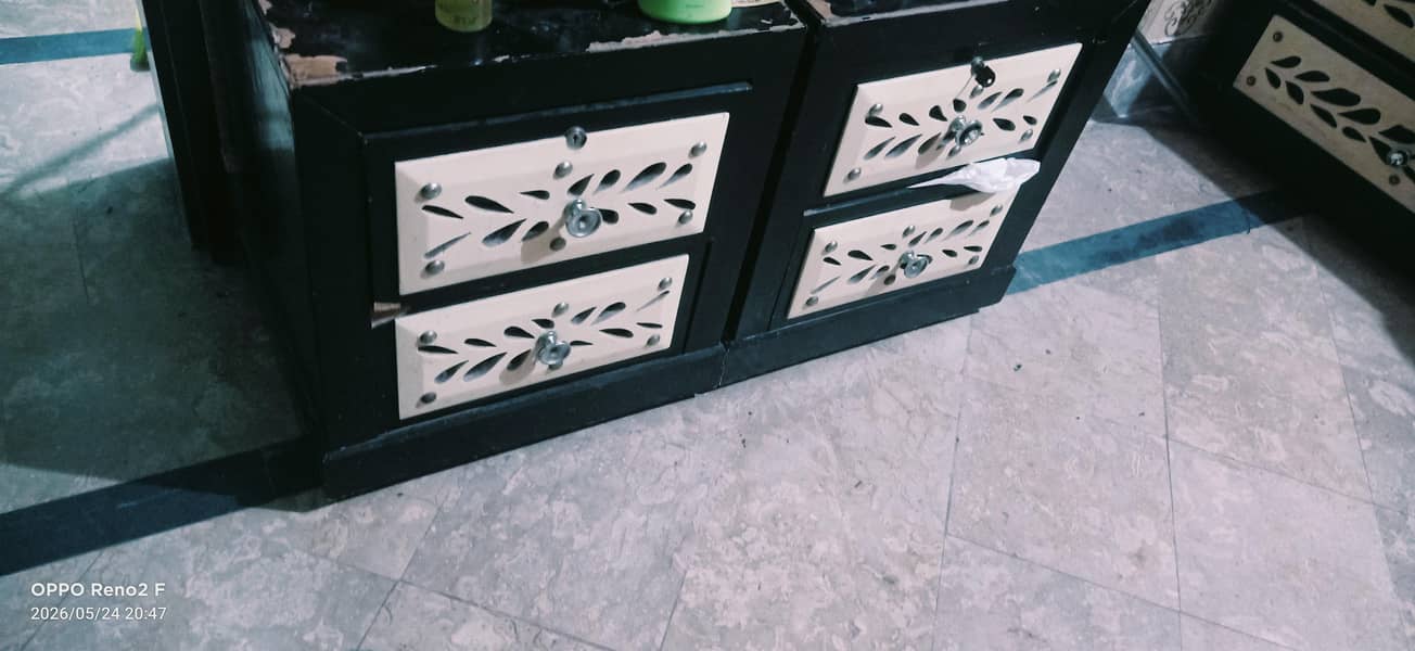 dressing with side table 1