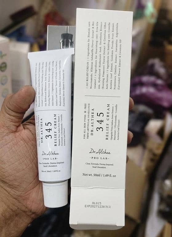 Dr. Althea 345 Relief Cream is a popular, lightweight post-acne and soothing gel-cream