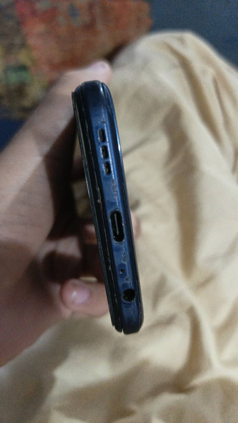 Tecno Camon 18t 4
