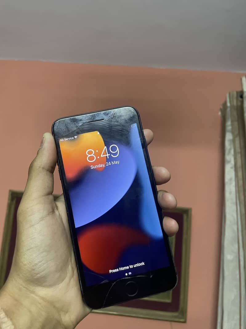 Apple iPhone 7 Plus 0