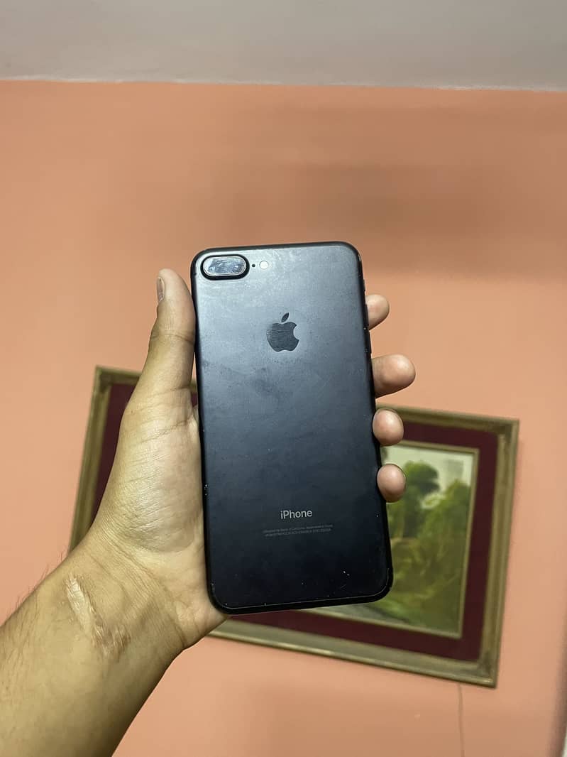 Apple iPhone 7 Plus 1