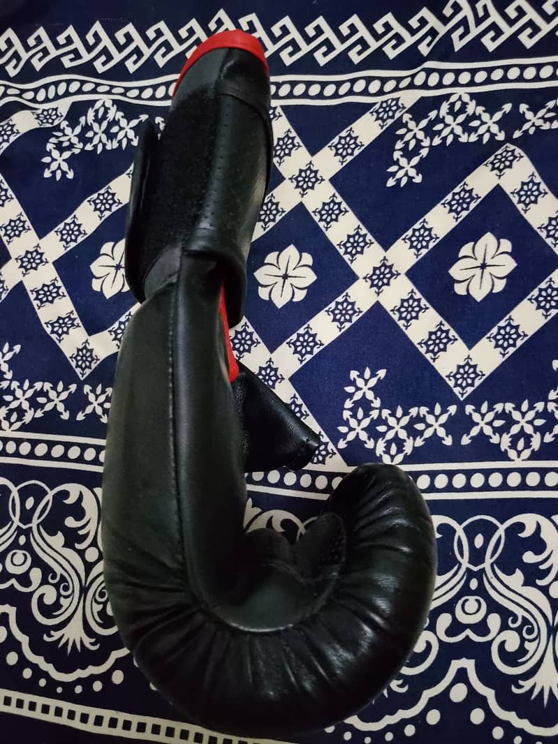 Boxing gloves 2