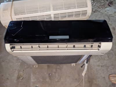 Dawlance Non inverter it's good condition