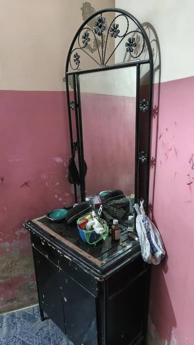 iron bed with dreseng 03128998642