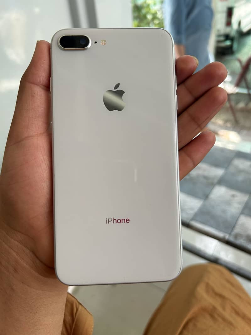 Apple iPhone 8 Plus 0