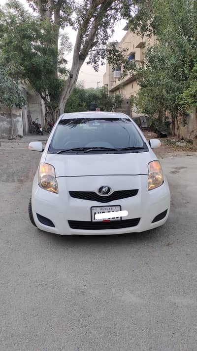 Toyota vitz 9/13 almost original paint