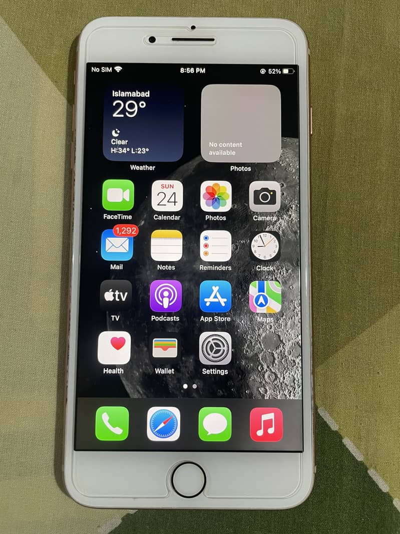 Apple iPhone 8 Plus 0