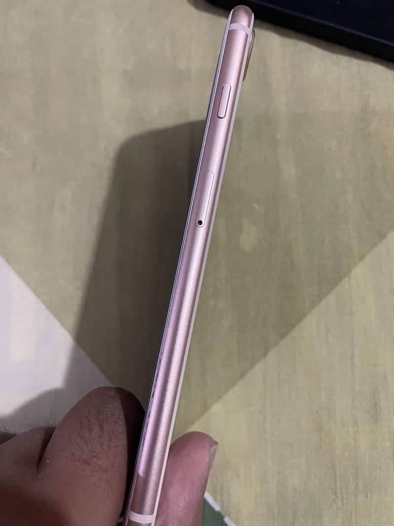 Apple iPhone 8 Plus 3