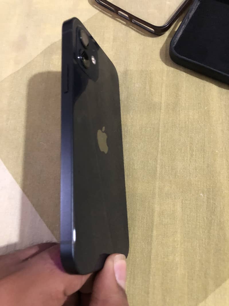 Apple iPhone 12 2