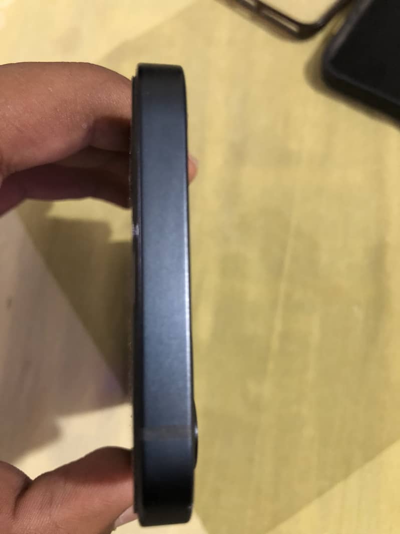 Apple iPhone 12 3