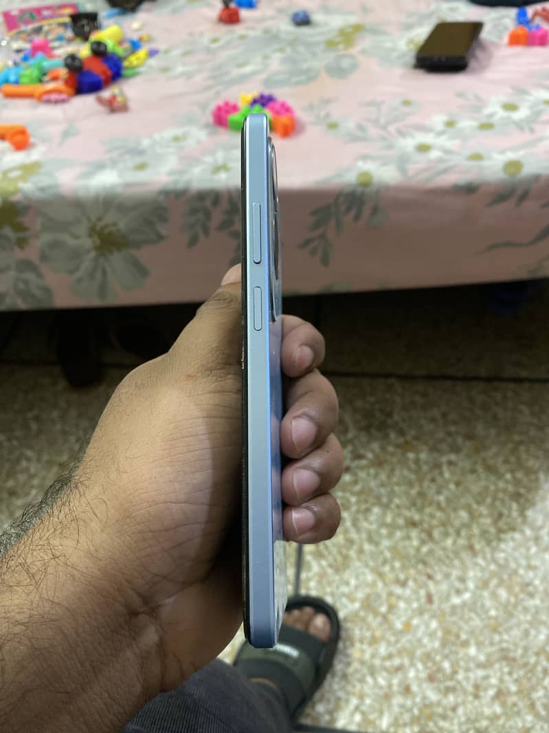 Oppo A60 4