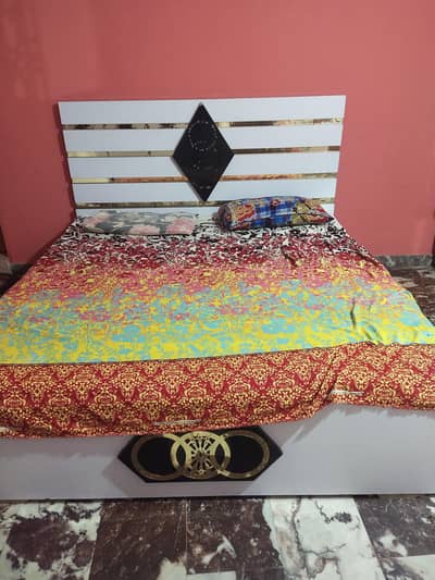 Complete Bed Room Set