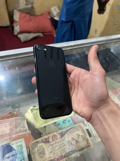 Apple iPhone 7