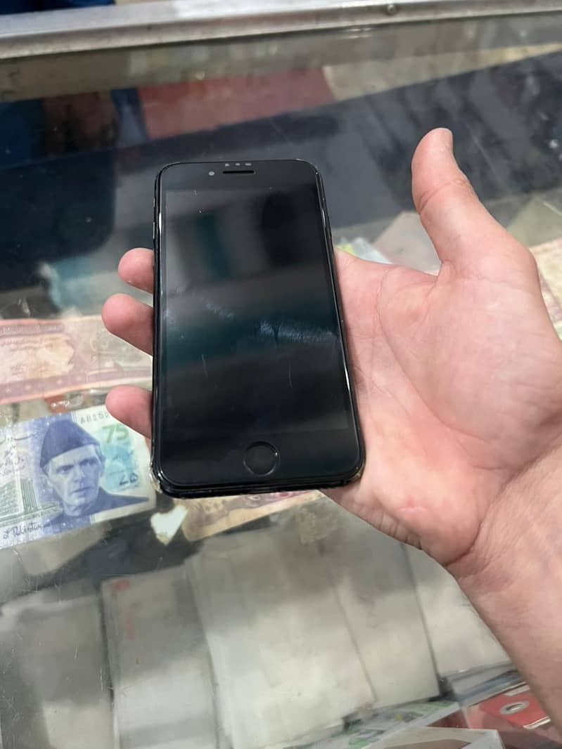 Apple iPhone 7 3