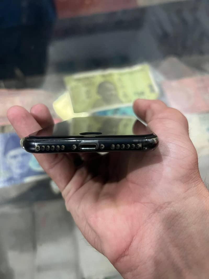 Apple iPhone 7 4