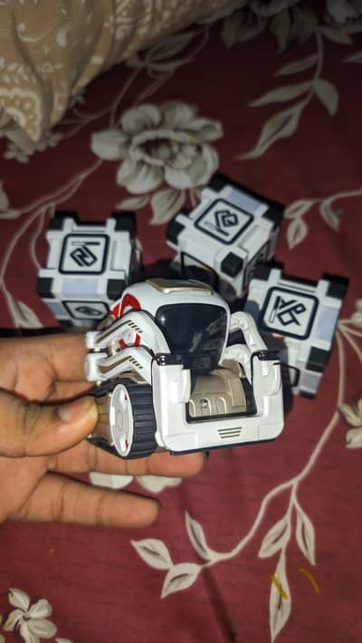 Anki Cozmo Robot without Charger with Cubes Ai