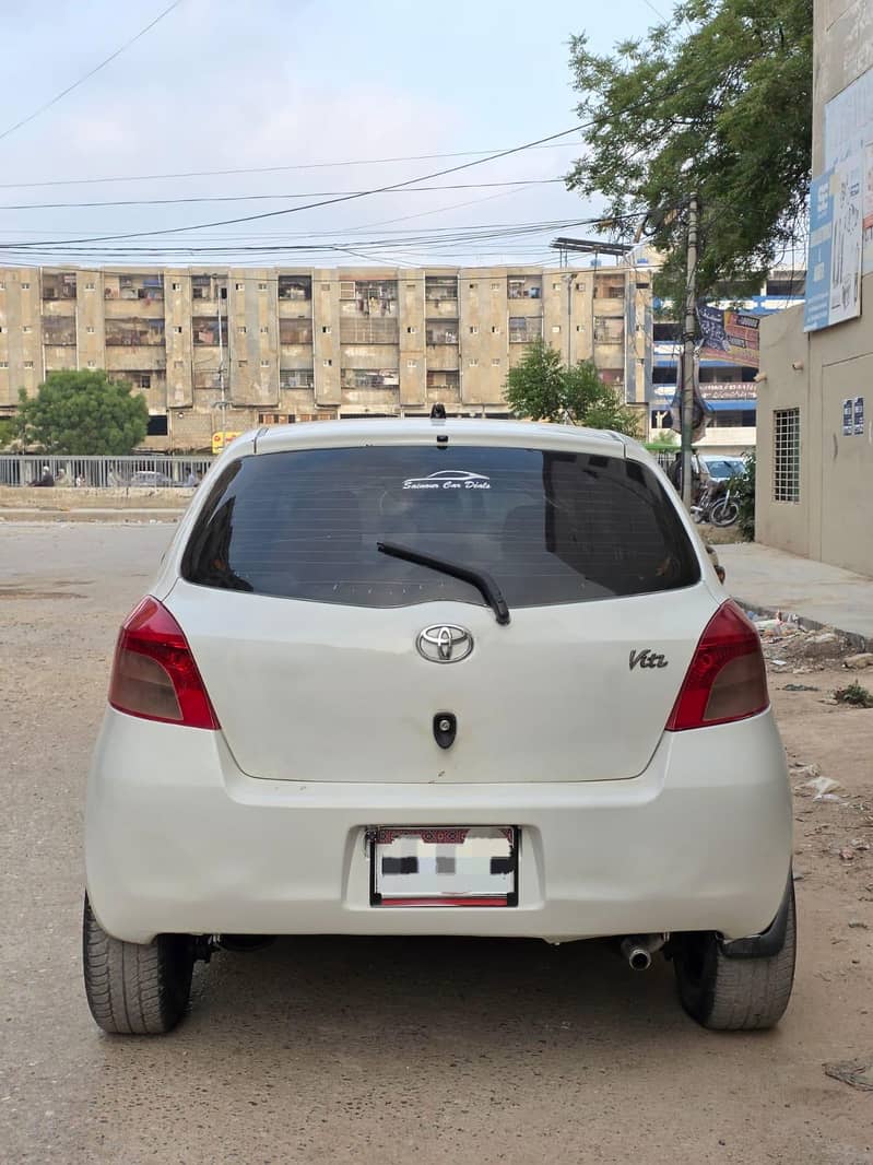 Vitz 1.0 4