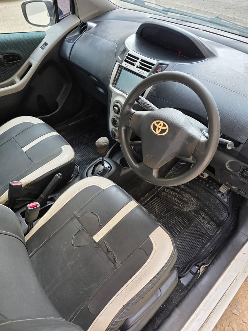 Vitz 1.0 12