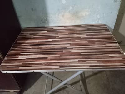 Foldable table