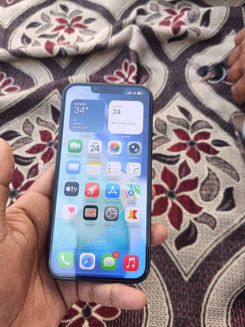 Apple iPhone 13 4