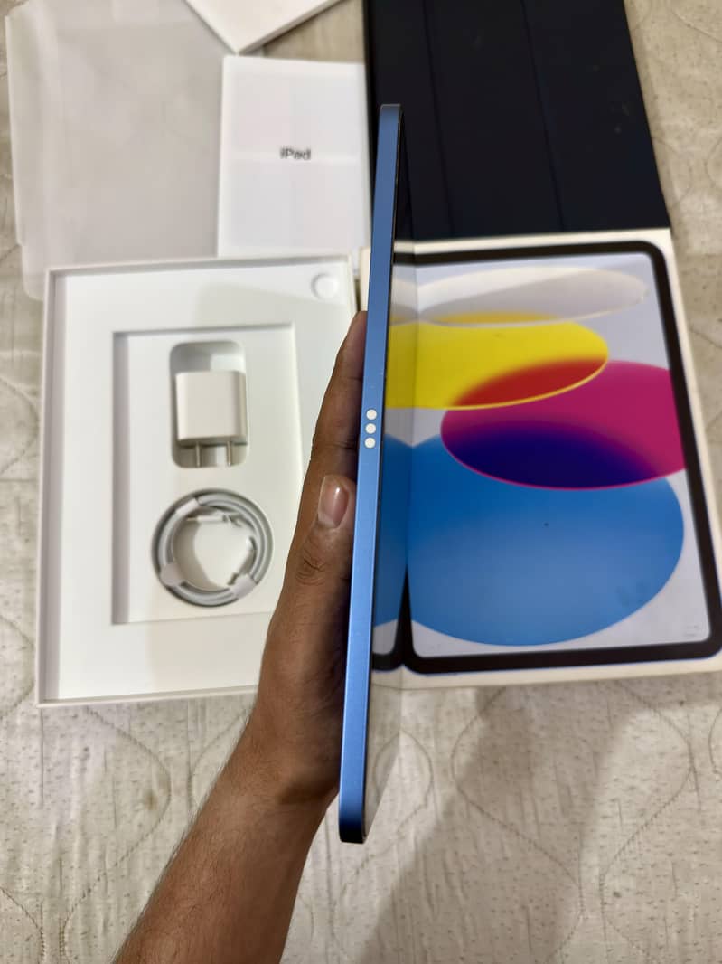 iPad 10 Gen Complete Box 4