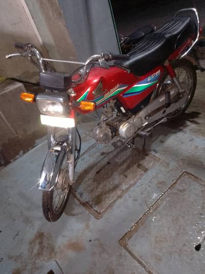 fist hand original condition dono tayr new