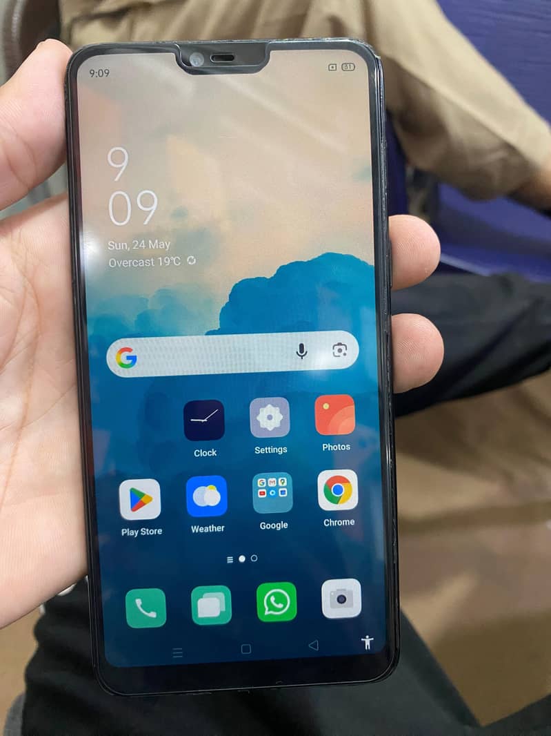 Oppo f7 mobile working condition for basic use 4