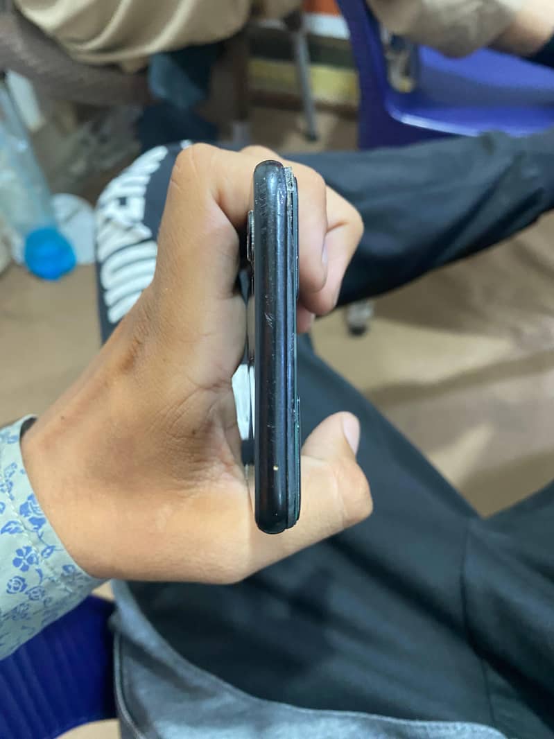 Oppo f7 mobile working condition for basic use 6