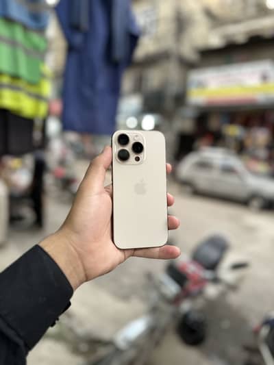 Apple iPhone 16 Pro jv