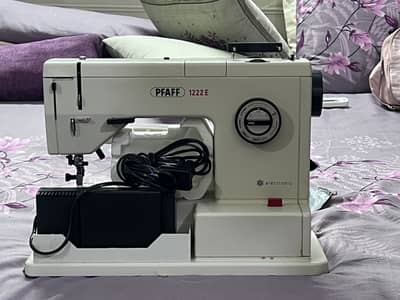 Completely new PFAFF sewing machine
