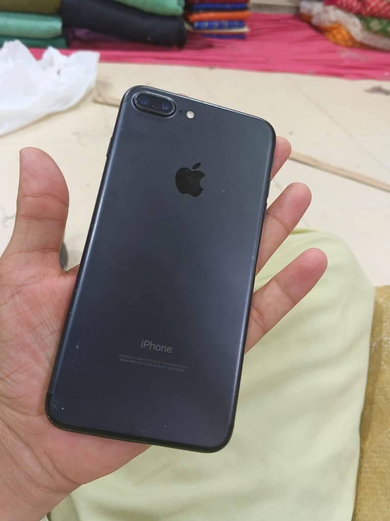 Apple iPhone 7 Plus 2